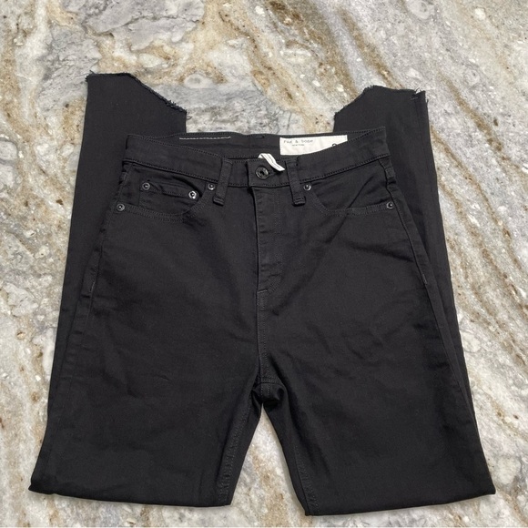 Rag & bone Nina High-Rise Skinny Black Hampton
Slim Fit Ankle Black Jean size 26 - Picture 6 of 14